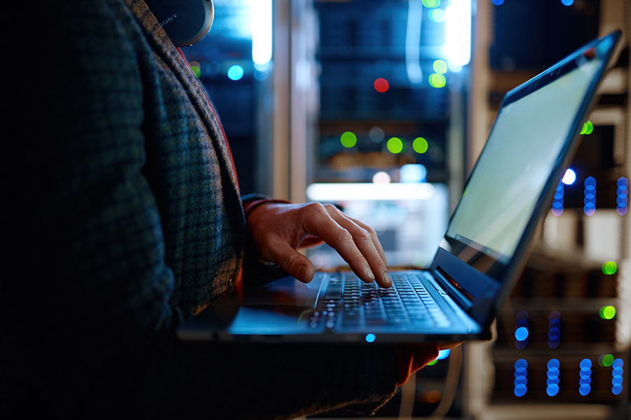 data-center-support-image data-center-support-image